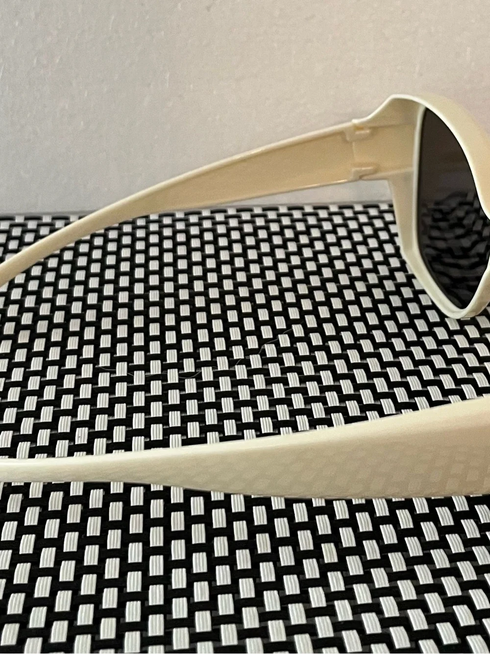 Cream Colored Overvue Polarized Glasses - Fits Over Frames Style Unisex Like New